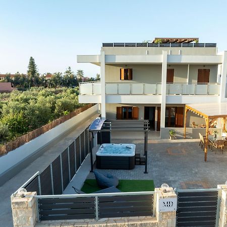 Md Residence Near The Beach W Bbq And Private Parking Hersonissos  Bagian luar foto