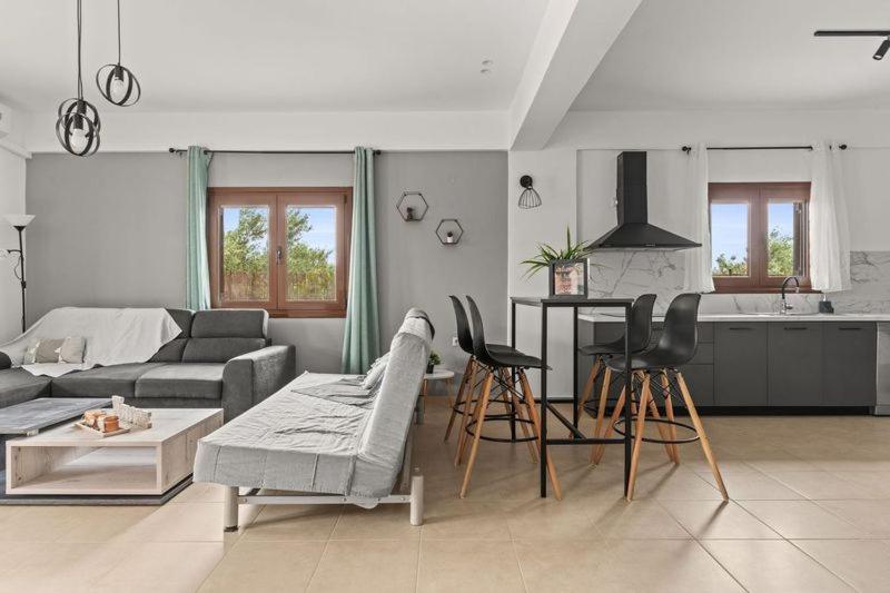 Md Residence Near The Beach W Bbq And Private Parking Hersonissos  Bagian luar foto